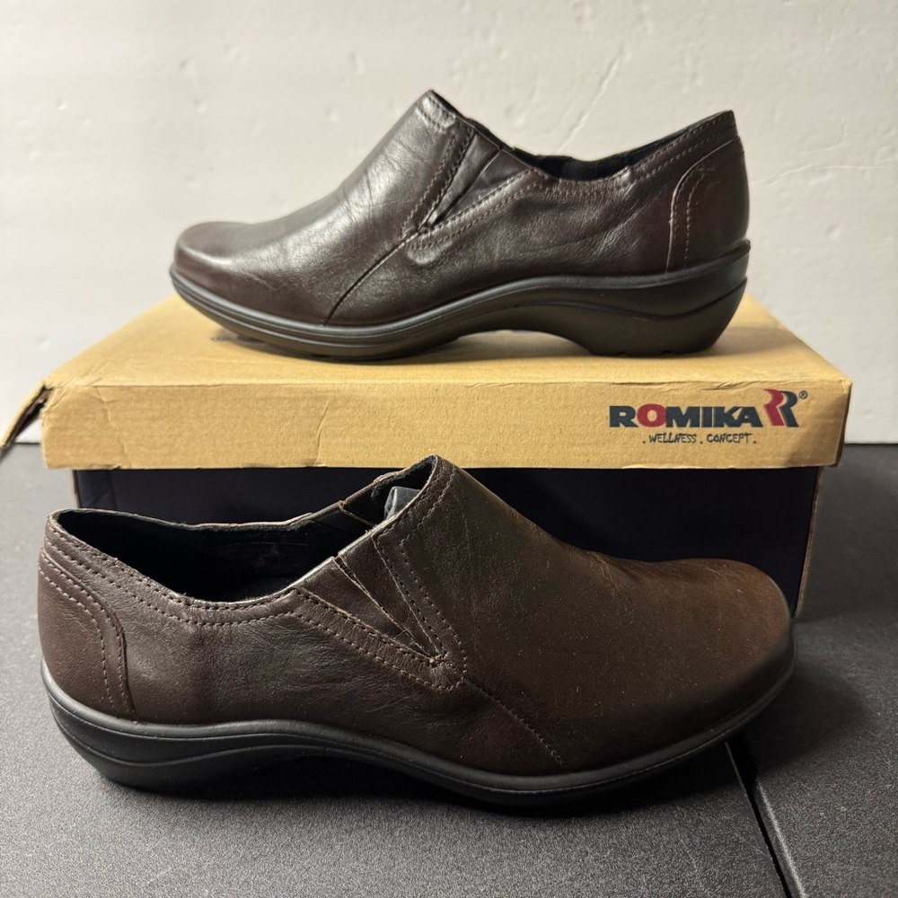 Romika Cassie womens dark brown 6.5 slip on loafers New in box